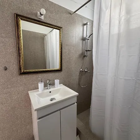 Elegant Two-Bedroom Apartment In Kato Paphos Close To Everything! Exterior photo