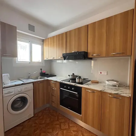 Elegant Two-Bedroom Apartment In Kato Paphos Close To Everything! Exterior photo