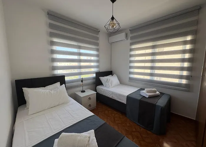 Elegant Two-Bedroom Apartment In Kato Paphos Close To Everything!